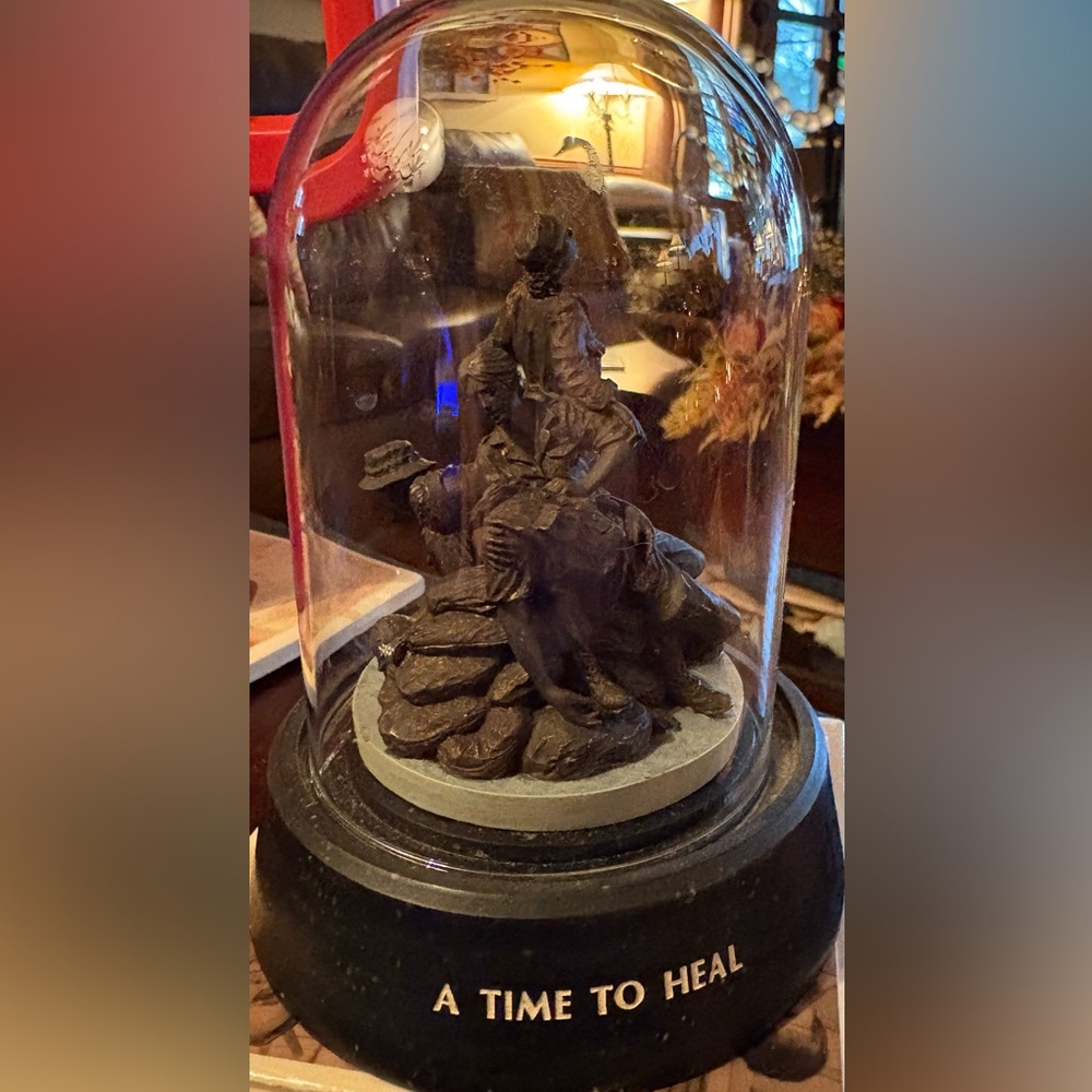 Franklin Mint “A Time to Heal” Vietnam Memorial Wall Sculpture